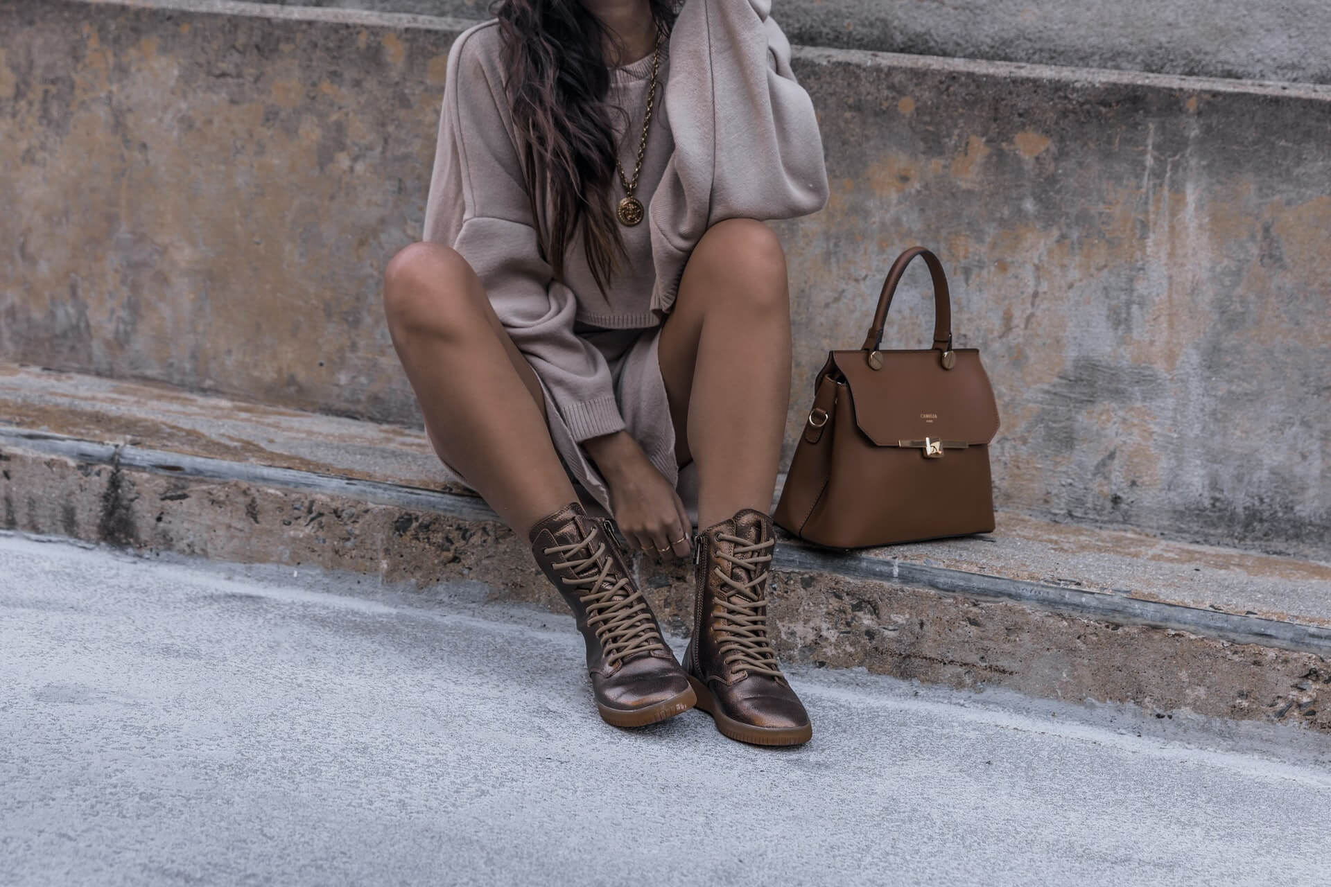 Golden hour treats: early risers on Paris streets
